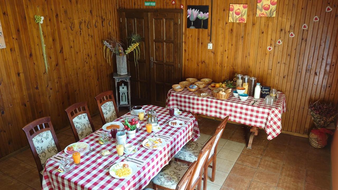 Penzion & Bar Natali Spissky Stvrtok Exterior foto